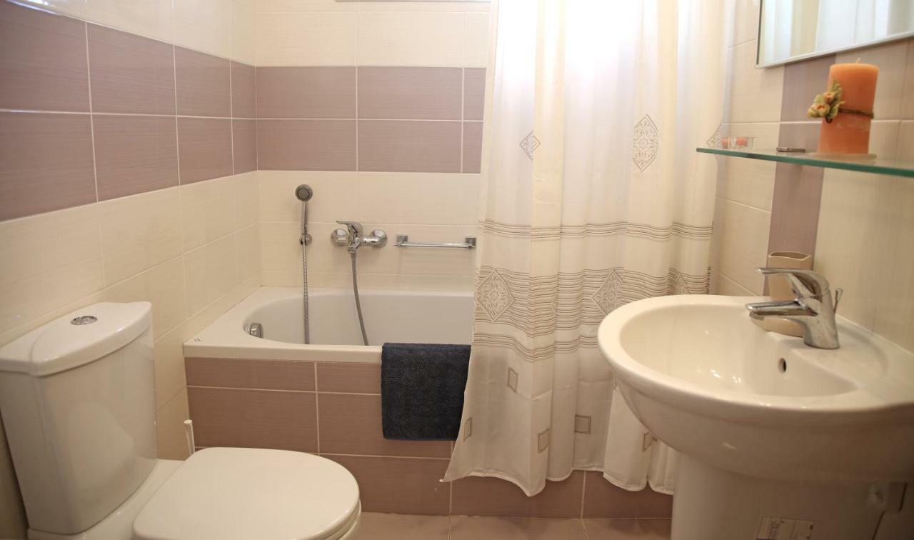 Athina Apartment Sitia  Bagian luar foto